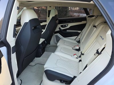 LAMBORGHINI URUS - 8