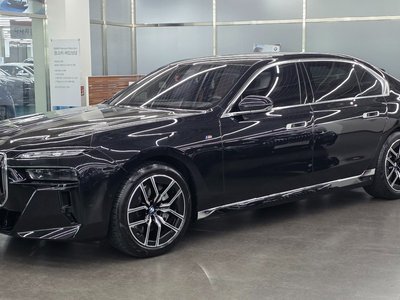 BMW 7 SERIES - 1