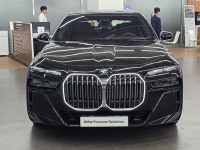 BMW 7 SERIES - 2