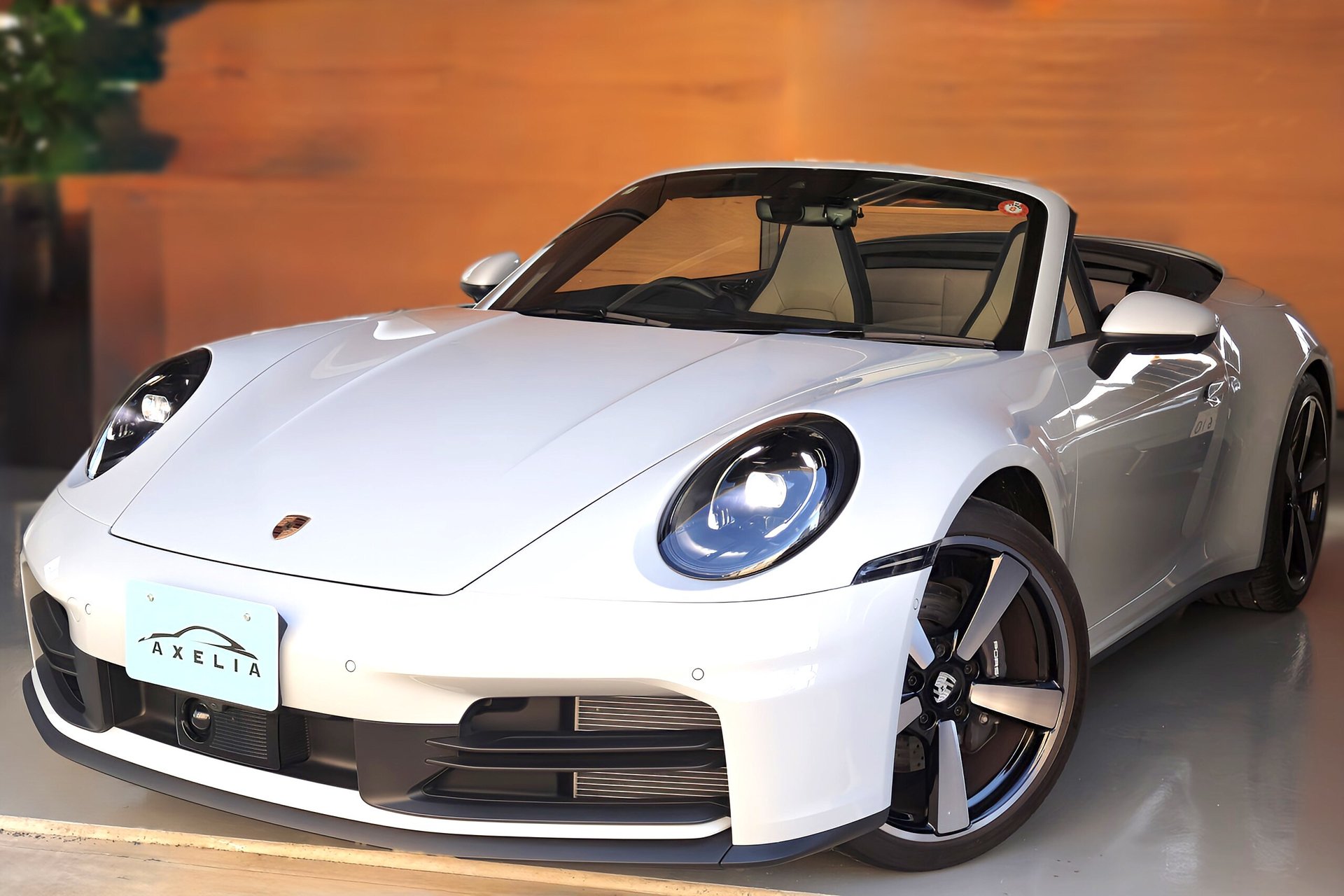 PORSCHE 911 CABRIOLET - View 1
