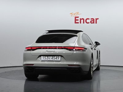 PORSCHE PANAMERA - 3