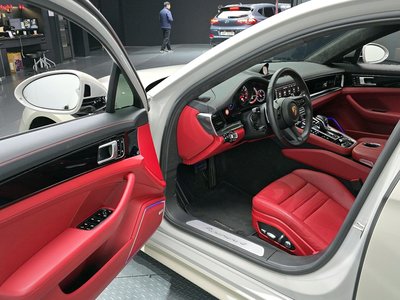 PORSCHE PANAMERA - 10