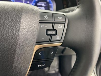 TOYOTA CROWN CROSSOVER - 10