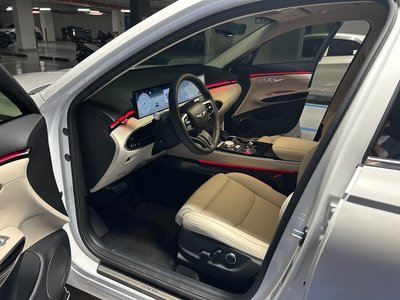 صورة مصغرة 9 لـ 2025 Genesis GV70