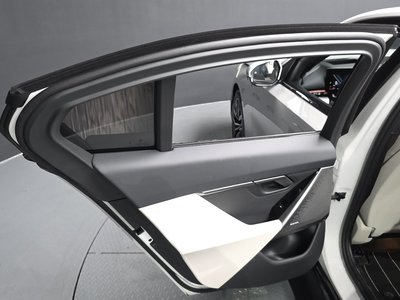 2025 BMW 5 SERIES — миниатюра 15
