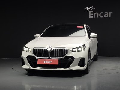 2025 BMW 5 SERIES 照片 3
