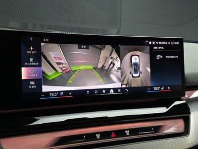 2025 BMW 5 SERIES — миниатюра 21