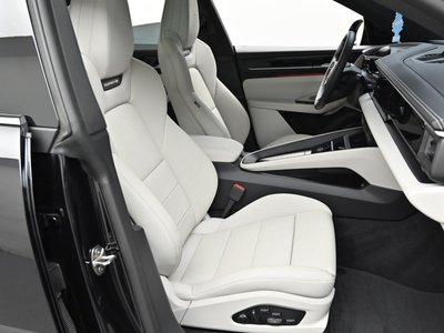 2025 Porsche MACAN photo 10