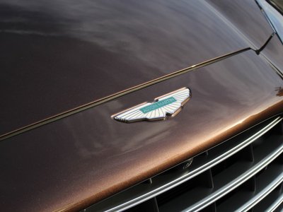 ASTON MARTIN DBX - 10