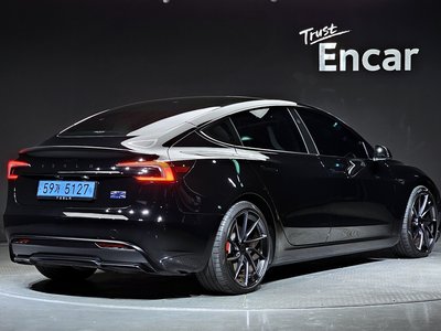 2024 Tesla MODEL 3 photo 3