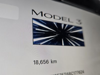 2024 Tesla MODEL 3 photo 8