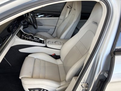 PORSCHE PANAMERA - 8