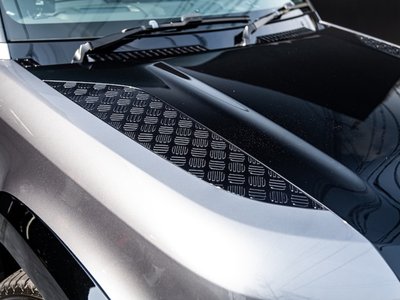 LAND ROVER DEFENDER - 10