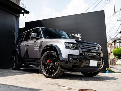 LAND ROVER DEFENDER - 4