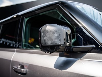 LAND ROVER DEFENDER - 9