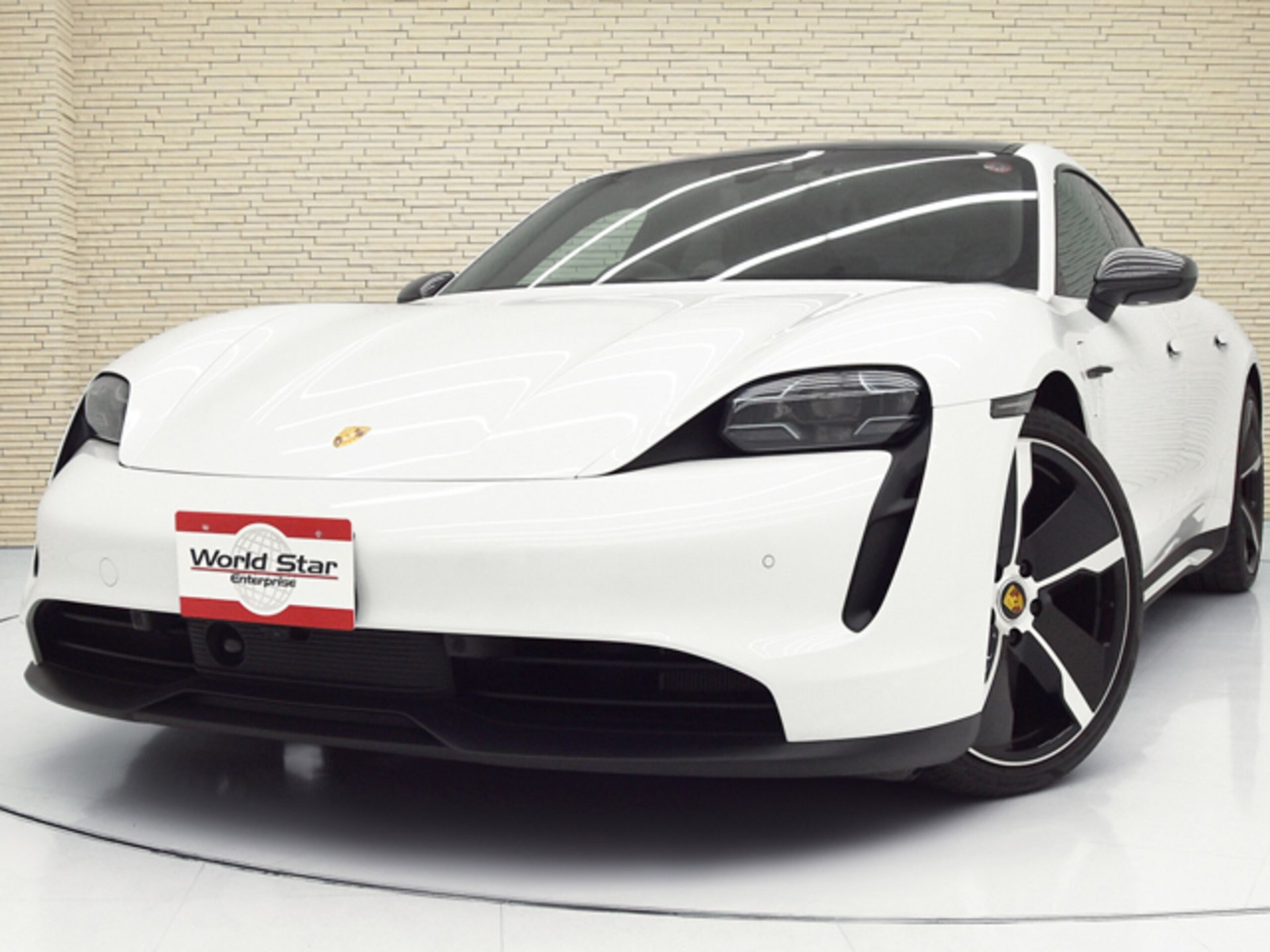 PORSCHE TAYCAN - View 1