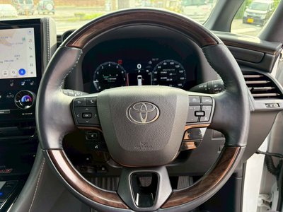 2024 Toyota ALPHARD photo 4