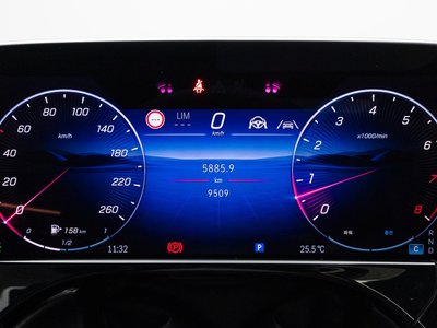 MERCEDES-BENZ E-CLASS - 8