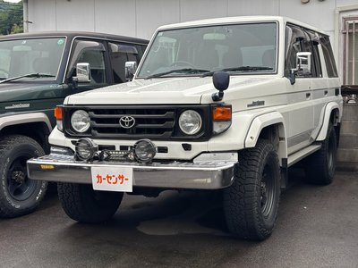 TOYOTA LAND CRUISER 70 - 2