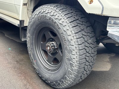TOYOTA LAND CRUISER 70 - 7