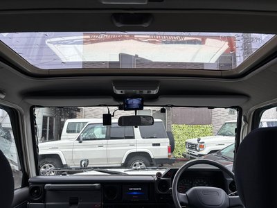 TOYOTA LAND CRUISER 70 - 10
