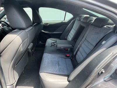2022 Lexus IS — миниатюра 49