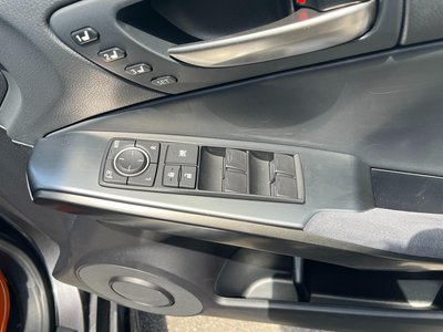 2022 Lexus IS — миниатюра 35