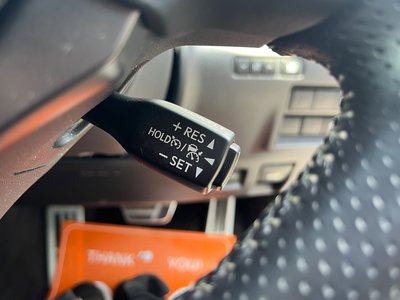 2022 Lexus IS — миниатюра 25