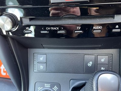 2022 Lexus IS — миниатюра 17