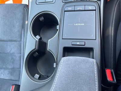 2022 Lexus IS — миниатюра 19
