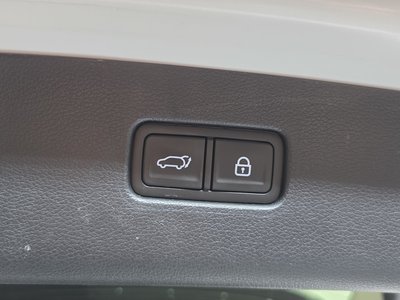 2021 Genesis GV80 thumbnail 32