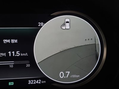 2021 Genesis GV80 thumbnail 23