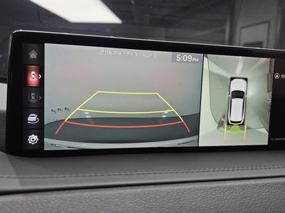 2021 Genesis GV80 thumbnail 24