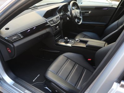 MERCEDES-BENZ E-CLASS AMG - 9