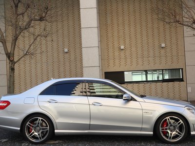 MERCEDES-BENZ E-CLASS AMG - 4