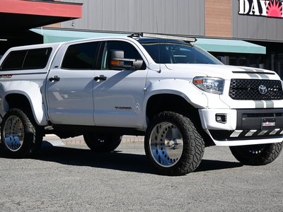 TOYOTA TUNDRA - 5