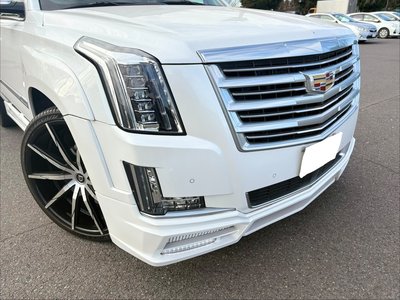 CADILLAC ESCALADE - 9