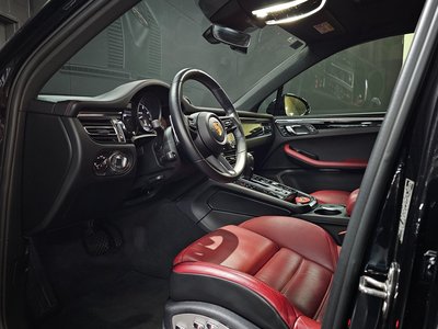 صورة 8 لـ 2022 Porsche MACAN