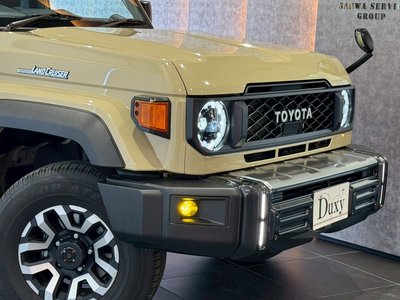 TOYOTA LAND CRUISER 70 - 3