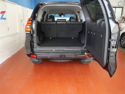 TOYOTA LAND CRUISER PRADO - 9