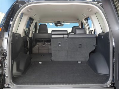 TOYOTA LAND CRUISER PRADO - 10