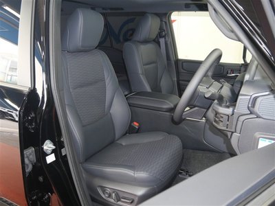 TOYOTA LAND CRUISER 250 - 7