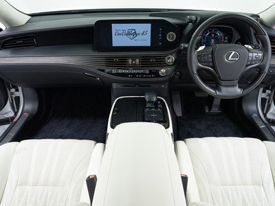 2021 Lexus LS 照片 9
