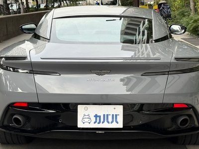 ASTON MARTIN DB11 - 4