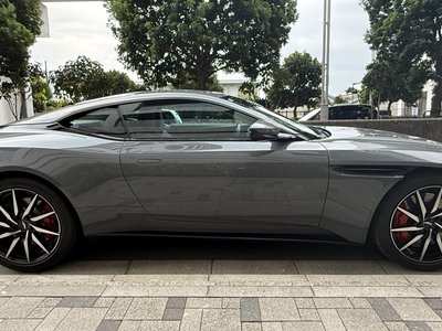 ASTON MARTIN DB11 - 3