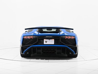 LAMBORGHINI AVENTADOR - 8