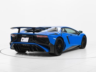 LAMBORGHINI AVENTADOR - 9