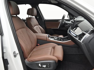 2025 BMW X5 — фото 10