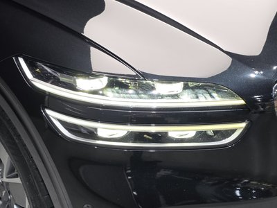 2022 Genesis ELECTRIFIED GV70 photo 9