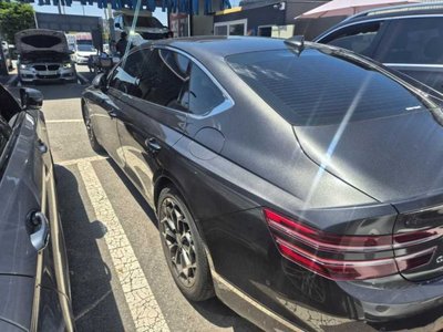 GENESIS G80 (RG3) - 2